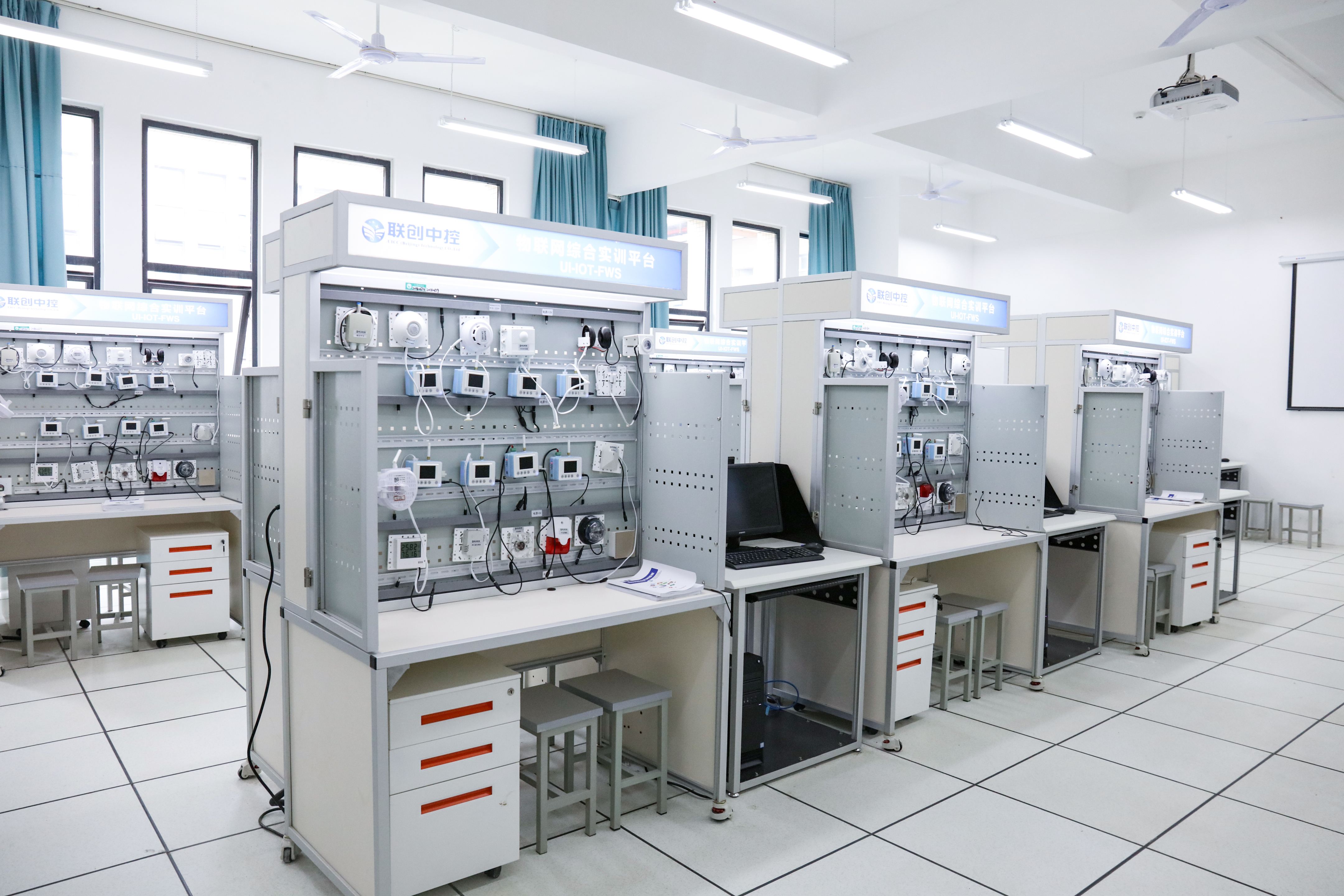 潔凈室技術在大學電子工程專業(yè)的實驗室應用  CEIDI西遞